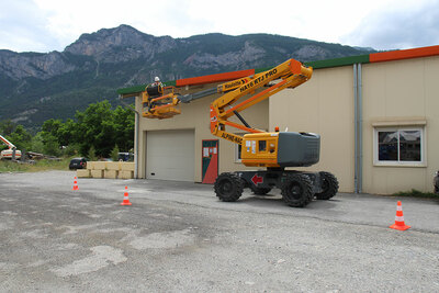 <p>Nacelle HA16 pour le tout terrain dans les Hautes Alpes</p>